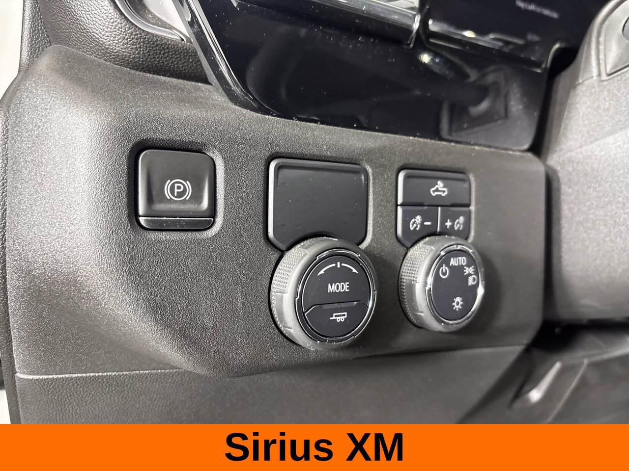 Used 2024 Chevrolet Silverado 1500 LT RWD image 11