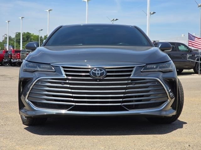 Used 2019 Toyota Avalon Limited w/ Advanced Safety Package FWD image 4