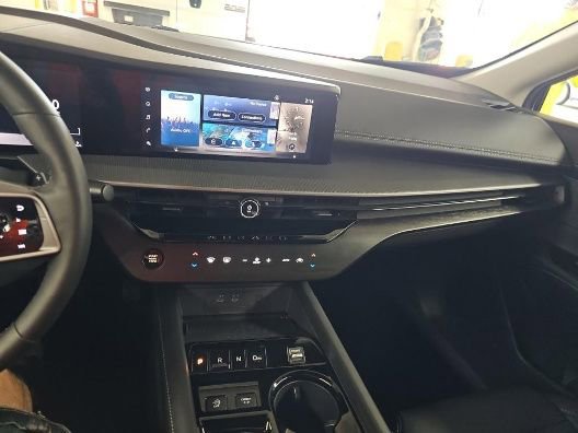 Used 2025 Nissan Murano SV AWD/4WD image 36