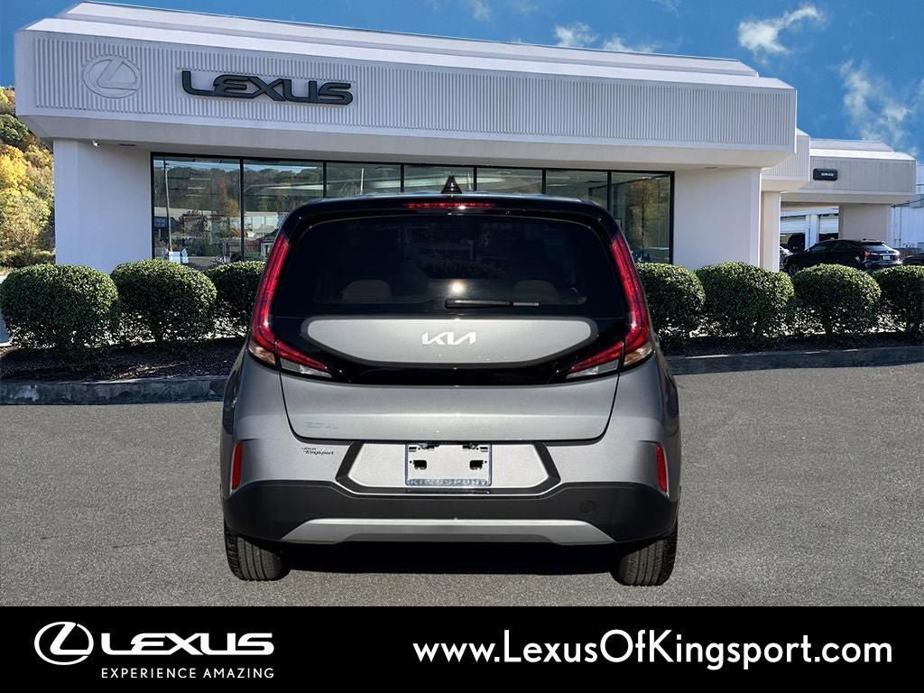 Used 2025 Kia Soul LX w/ LX Technology Package FWD video 4