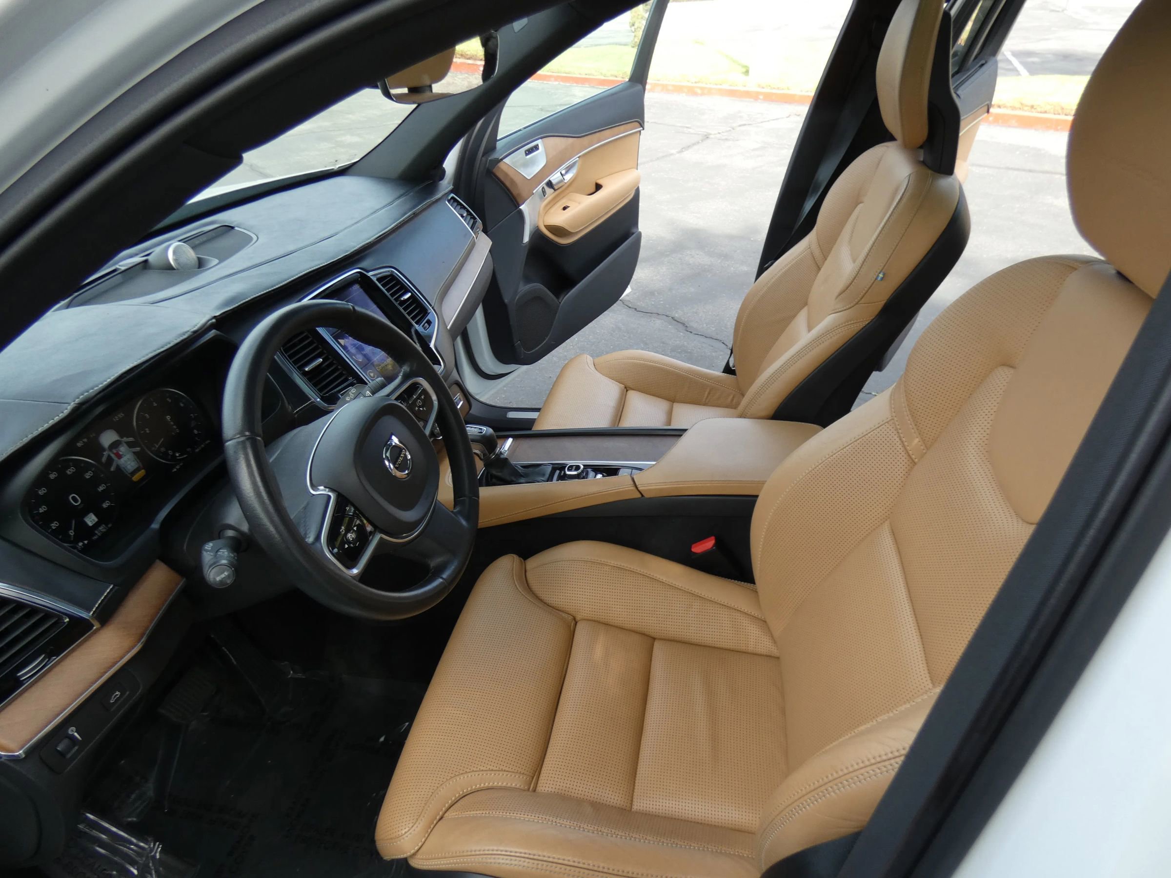 Used 2017 Volvo XC90 T6 Inscription w/ Vision Package image 69