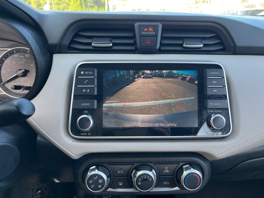 Used 2021 Nissan Versa SV FWD image 19