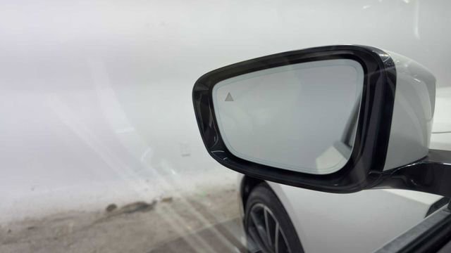 Used 2019 BMW 330i Sedan w/ Premium Package image 11