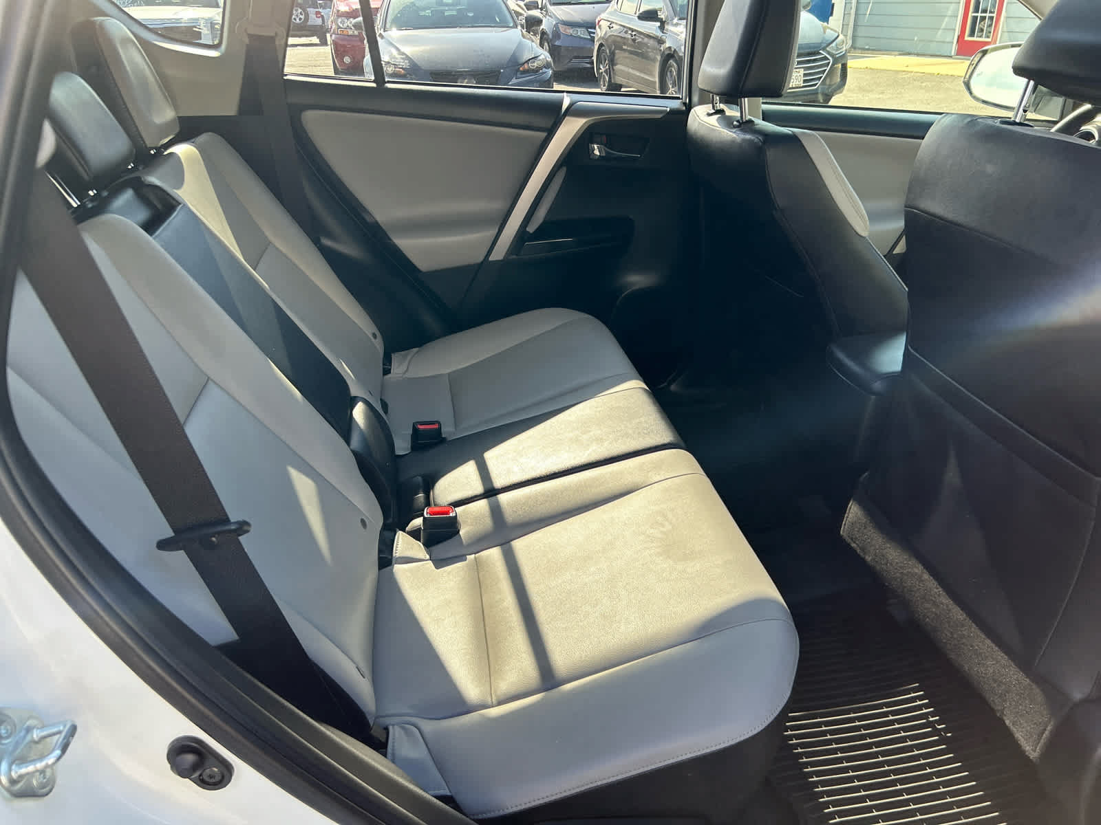 Used 2017 Toyota RAV4 Limited w/ Advanced Technology Package AWD/4WD image 28