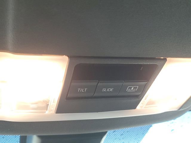 Used 2015 Lincoln MKS AWD w/ Equipment Group 101A image 19