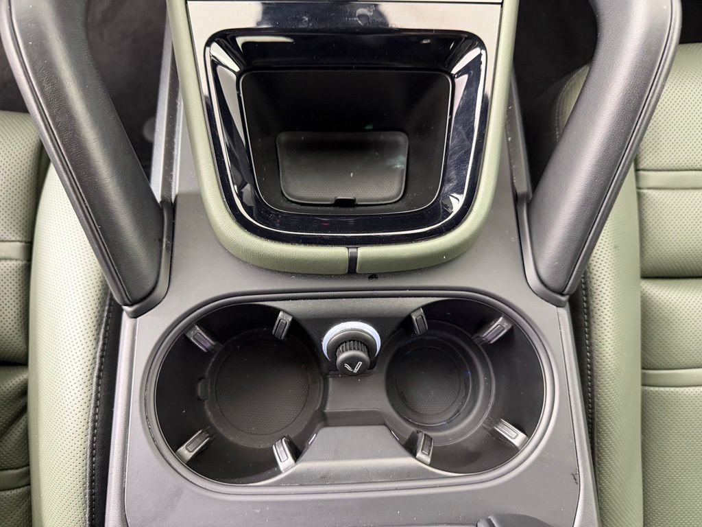 Certified 2025 Porsche Cayenne Coupe AWD/4WD image 32