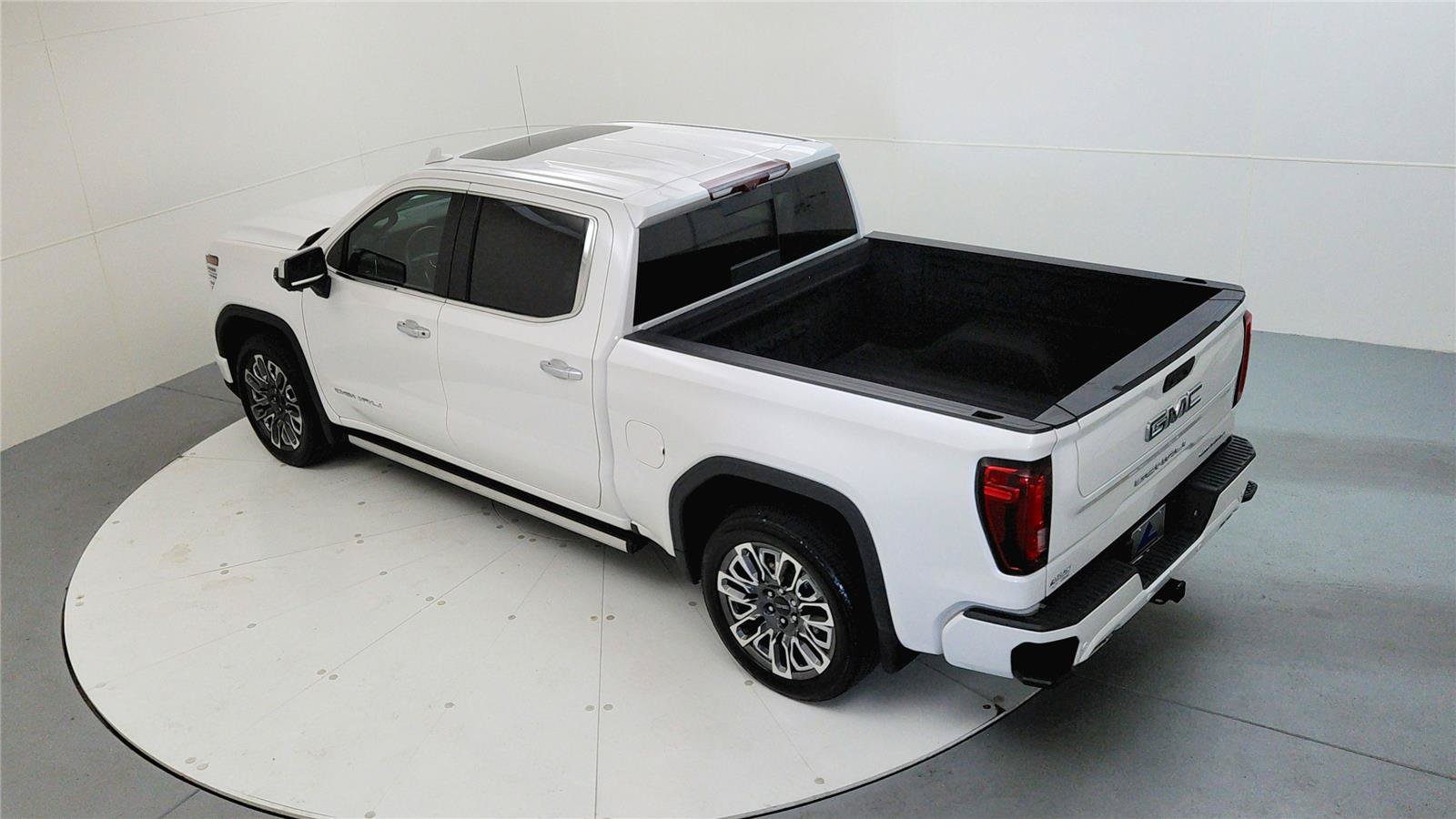 Used 2023 GMC Sierra 1500 Denali Ultimate AWD/4WD image 14