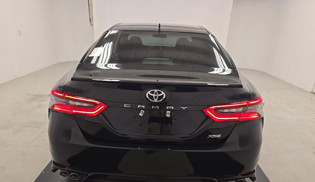 Used 2022 Toyota Camry XSE FWD image 6
