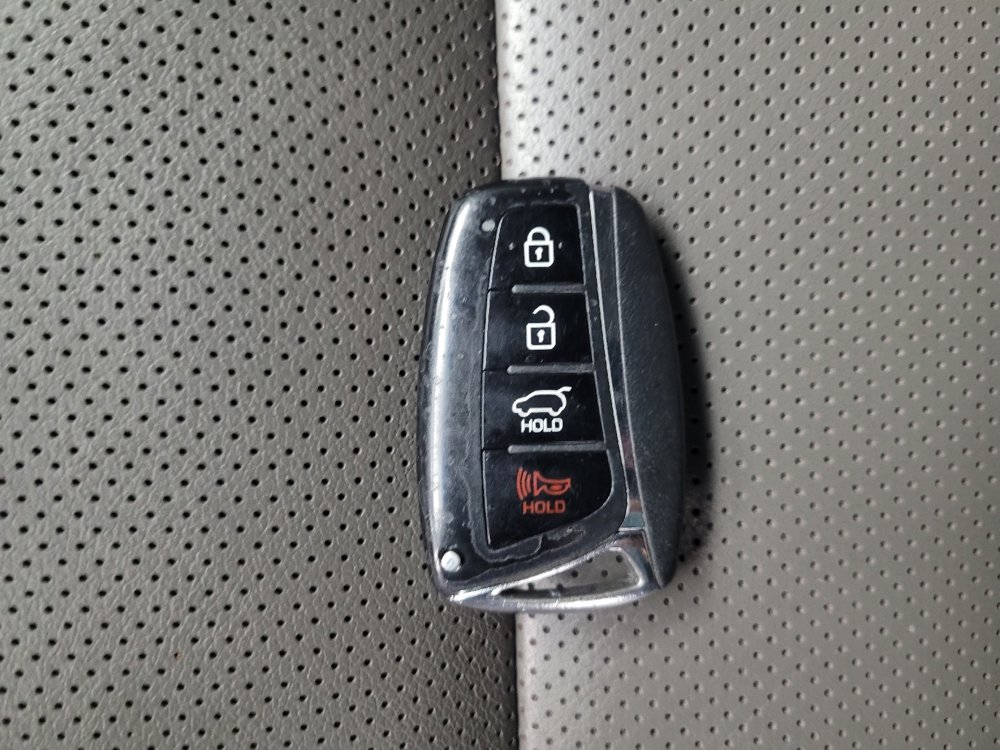 Used 2019 Hyundai Santa Fe XL image 32