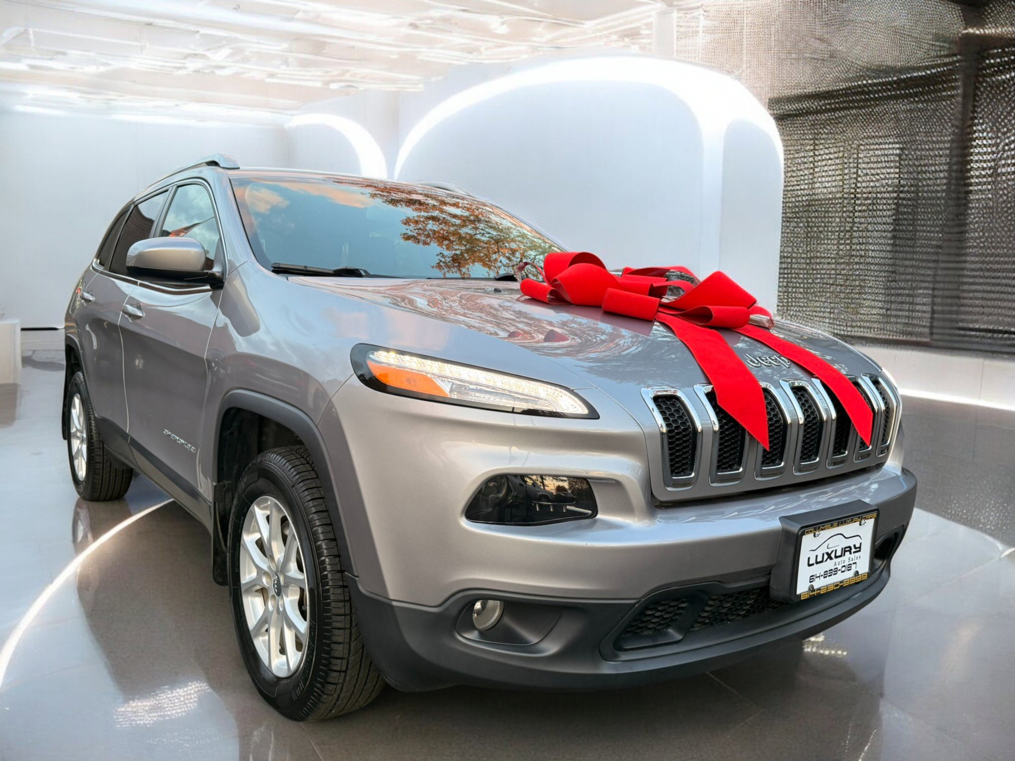 Used 2017 Jeep Cherokee Latitude w/ Cold Weather Group image 3