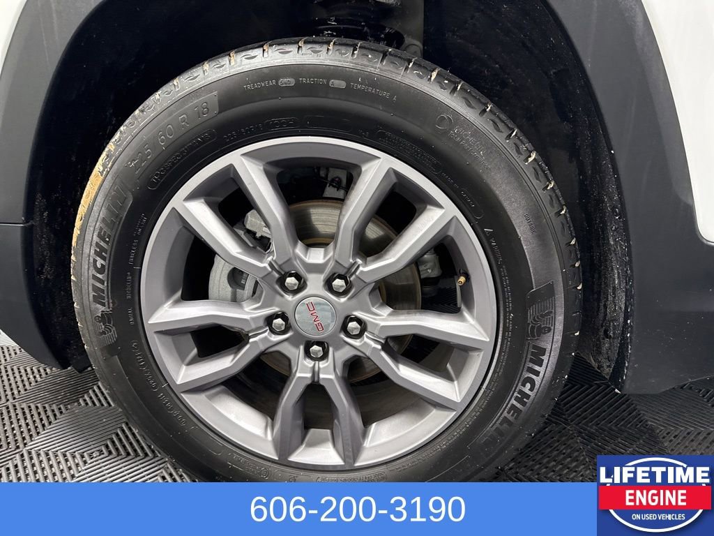 Used 2024 GMC Terrain SLT image 13