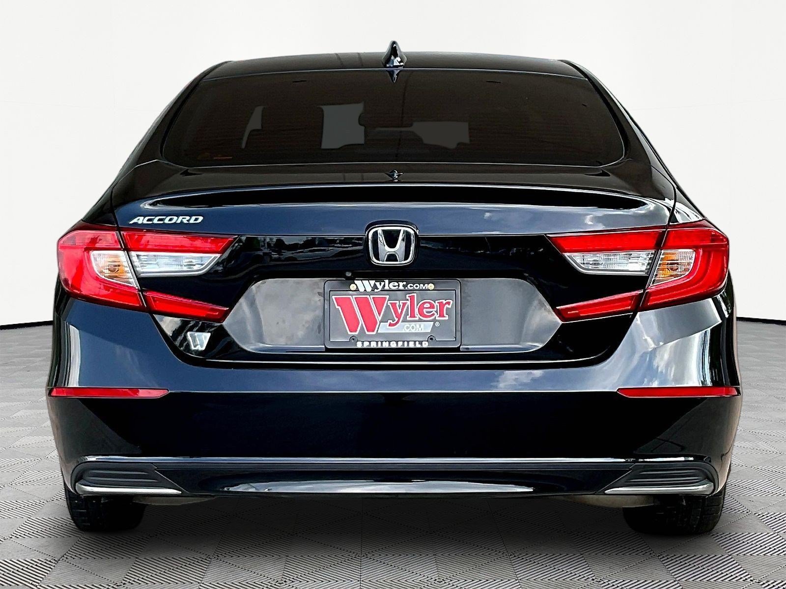 Used 2018 Honda Accord LX image 5