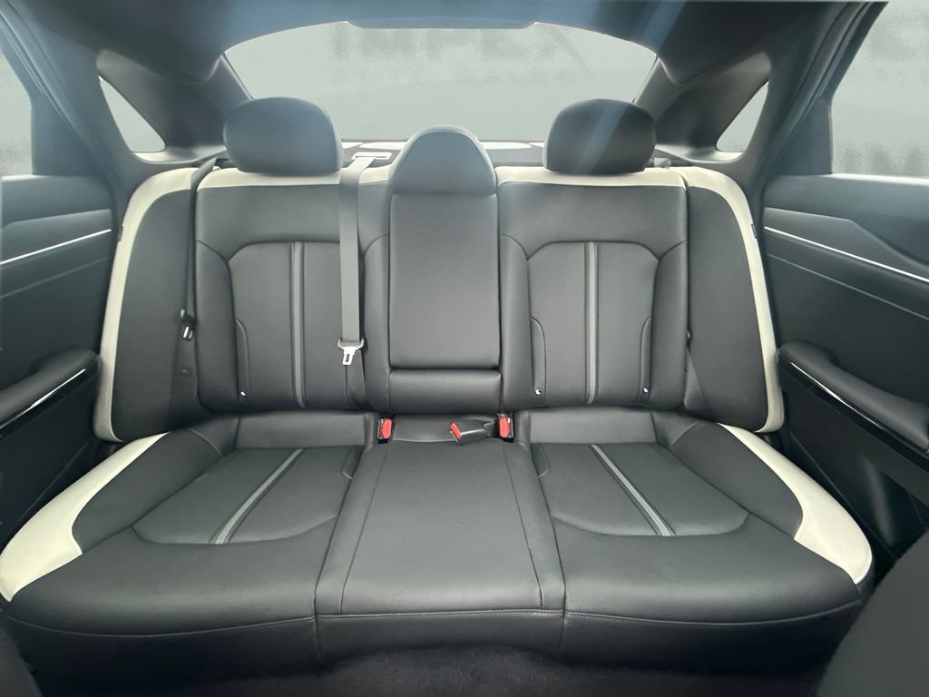 Used 2025 Kia K5 GT-Line w/ GT-Line Premium Package FWD image 7