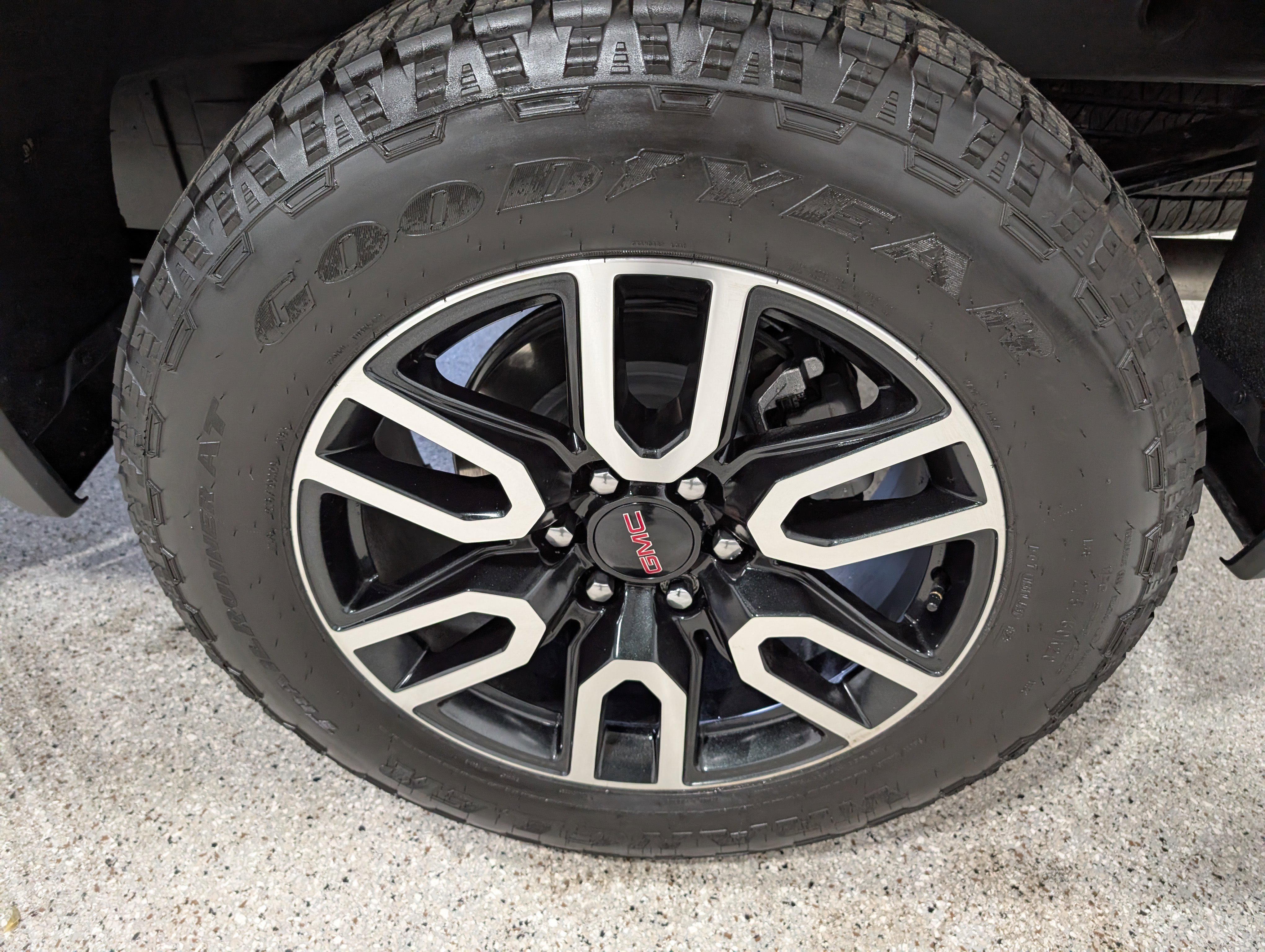 Used 2025 GMC Sierra 1500 AT4 w/ AT4 Premium Package image 11