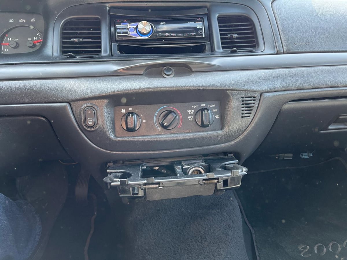Used 2004 Ford Crown Victoria Police Interceptor RWD image 28