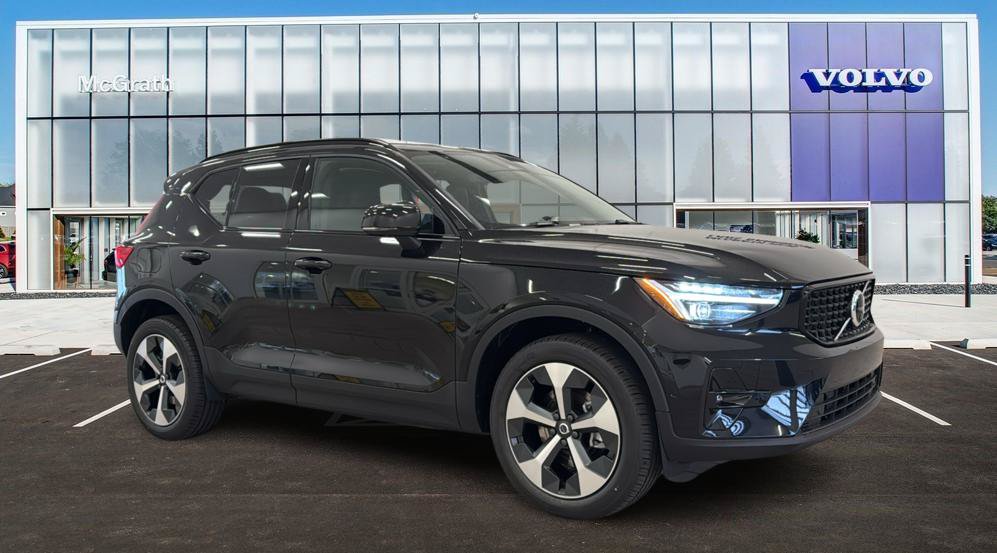 New 2026 Volvo XC40 B5 Plus w/ Climate Package AWD/4WD image 1