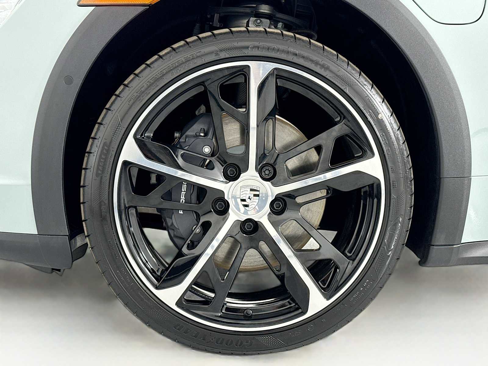 New 2025 Porsche Taycan 4 Cross Turismo image 33