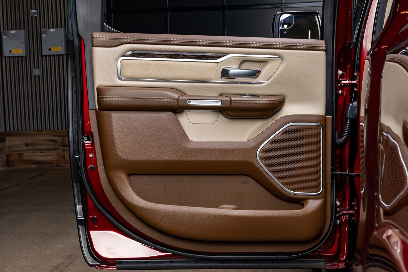 Used 2020 RAM 1500 Laramie AWD/4WD image 36