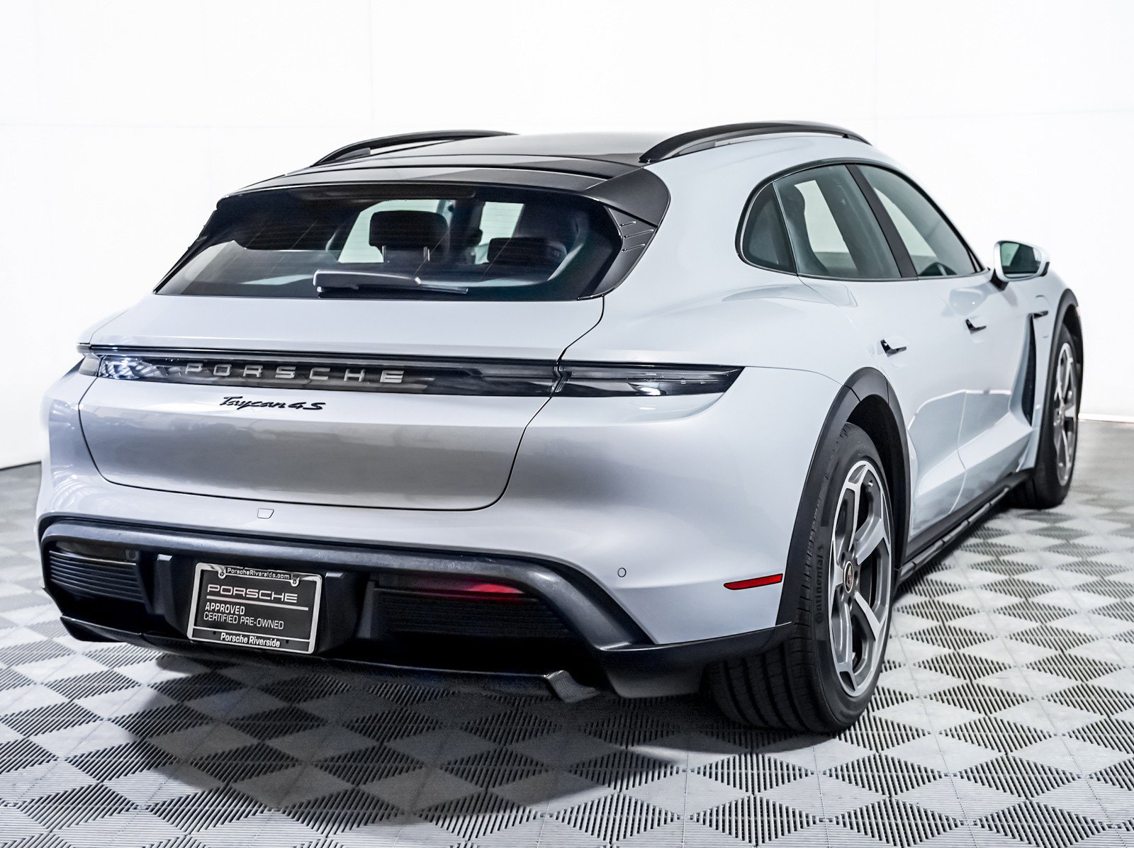 Certified 2023 Porsche Taycan 4S image 11