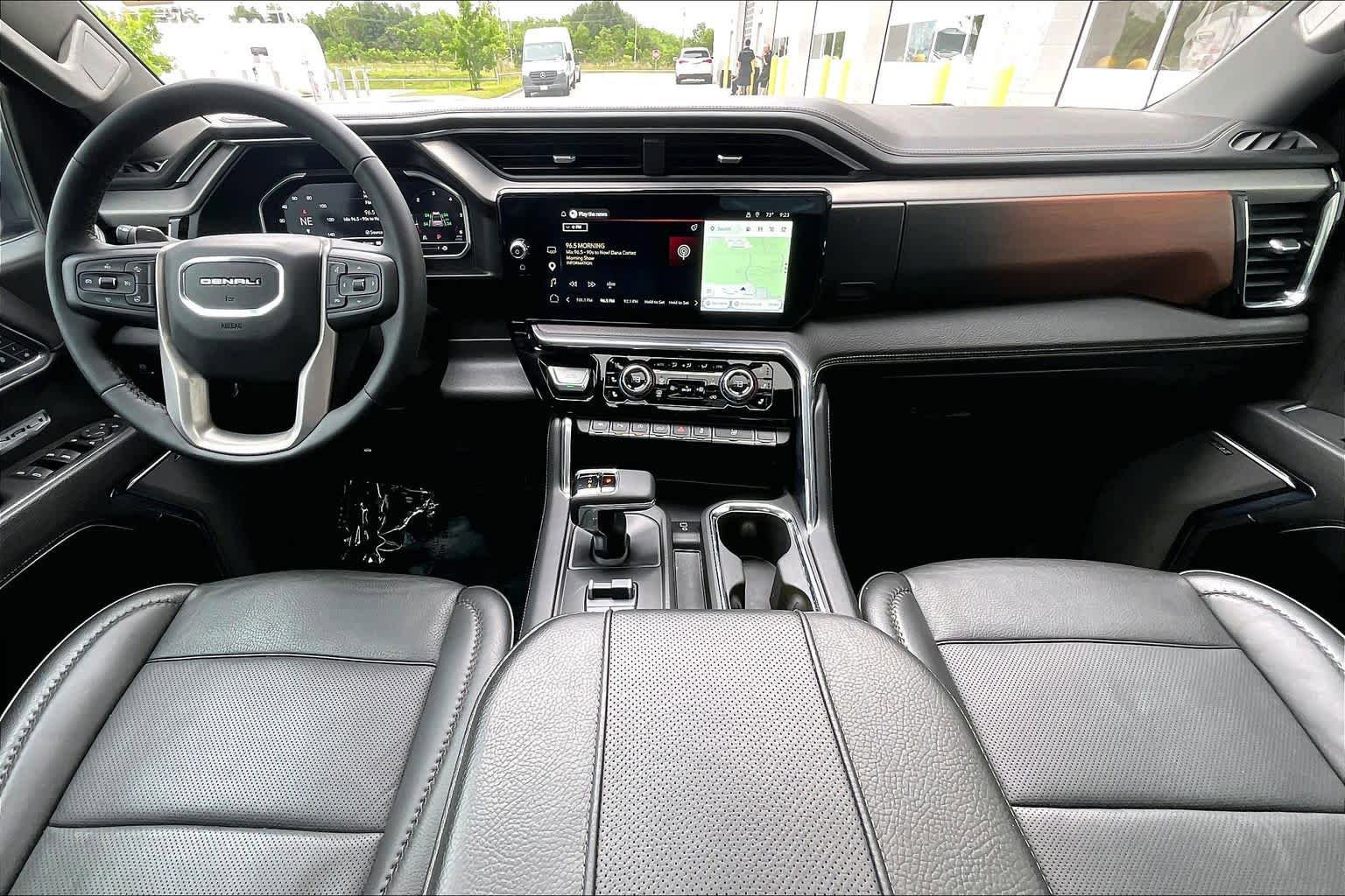 Used 2024 GMC Sierra 1500 Denali w/ Denali Reserve Package RWD image 14
