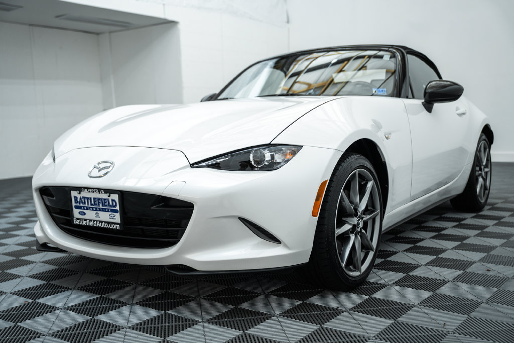 Used 2023 MAZDA MX-5 Miata Grand Touring w/ Weather Package RWD image 3