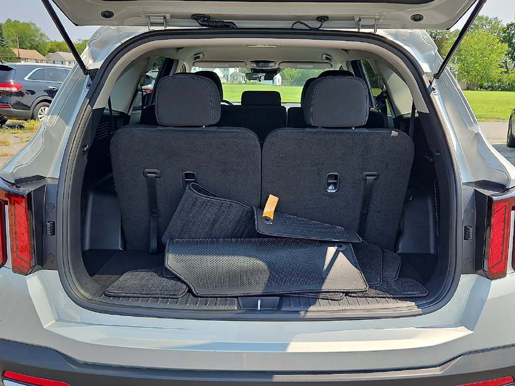 Certified 2026 Kia Sorento LX FWD image 29