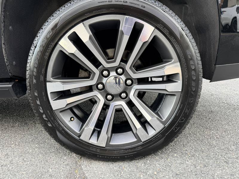 Used 2018 GMC Yukon Denali w/ Denali Ultimate Package AWD/4WD image 9