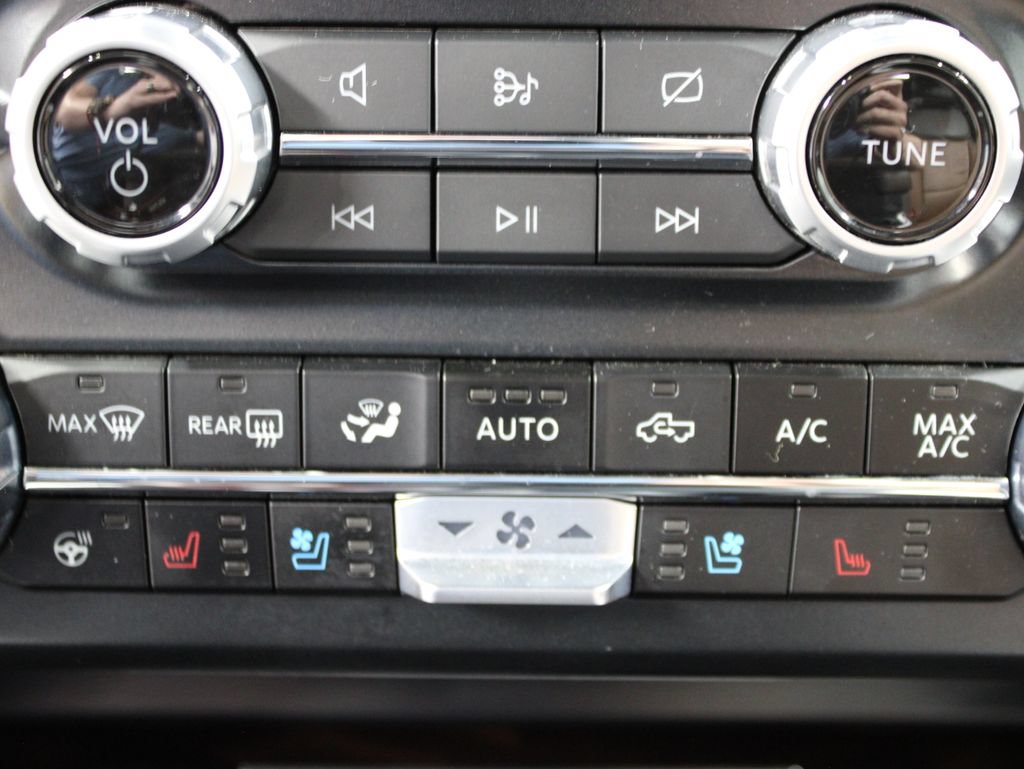 Used 2023 Ford F450 King Ranch w/ Chrome Package AWD/4WD image 76