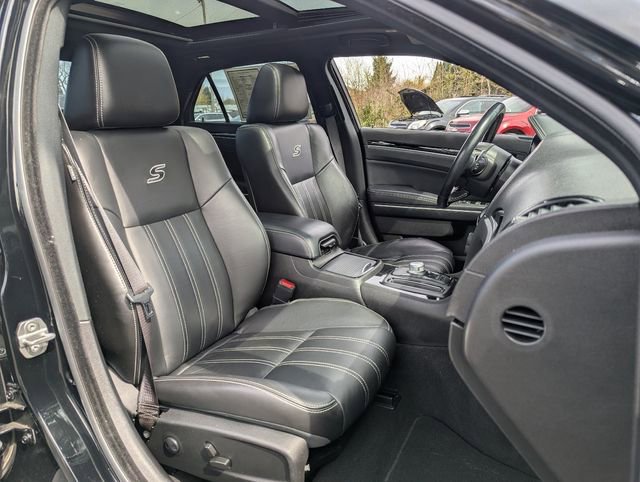 Used 2022 Chrysler 300 S RWD image 37