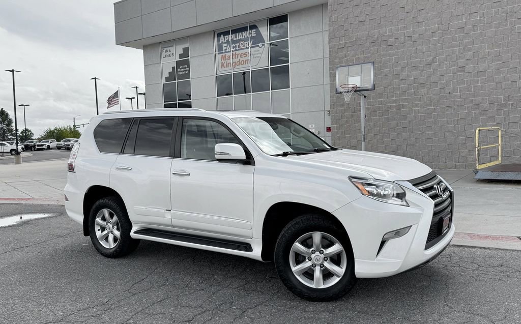 Used 2017 Lexus GX 460 w/ Navigation Package AWD/4WD image 2