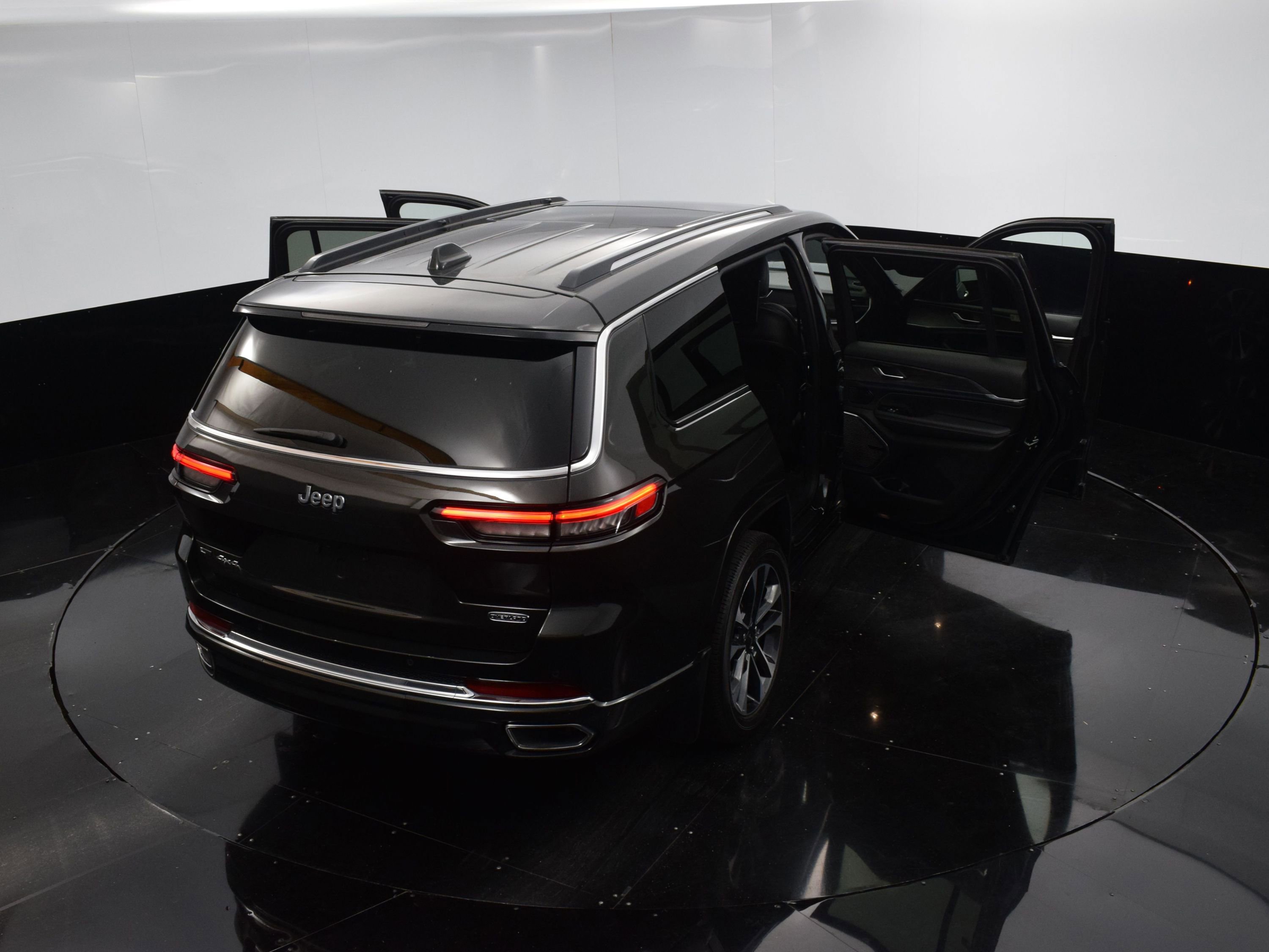 Used 2023 Jeep Grand Cherokee L Overland w/ Rear Seat Video Group I image 41