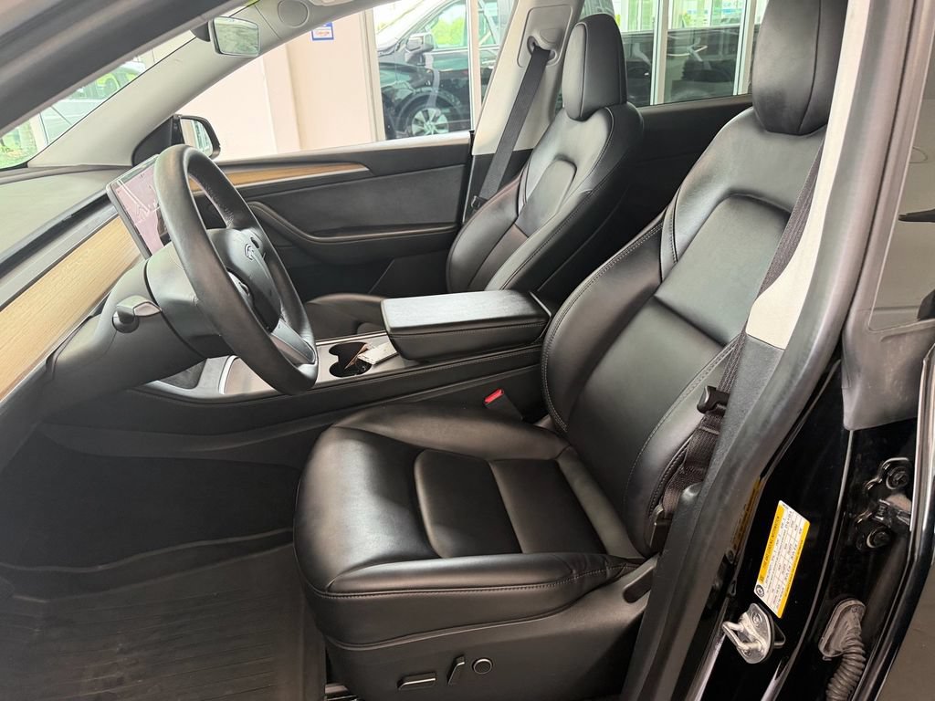 Used 2023 Tesla Model Y 2WD image 8