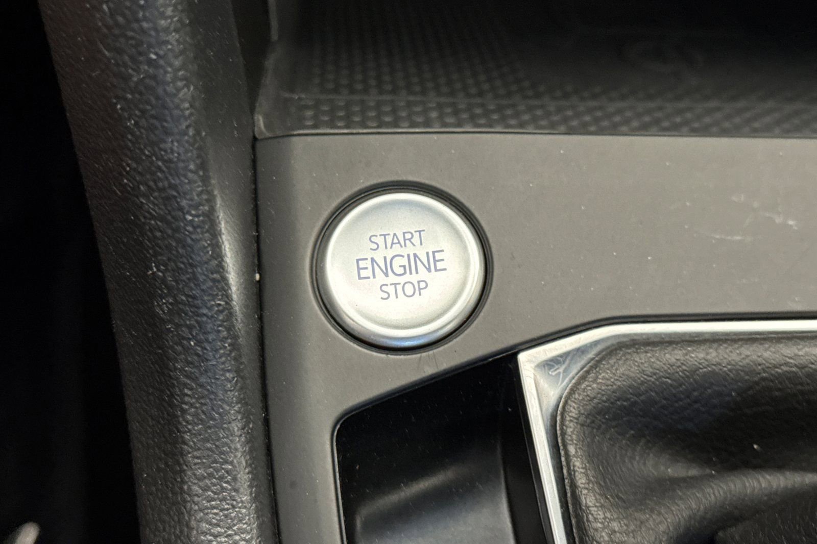 Used 2022 Volkswagen Taos SE image 21