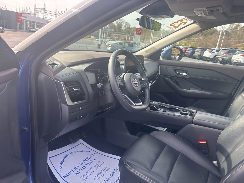 Used 2023 Nissan Rogue SL w/ SL Premium Package image 14