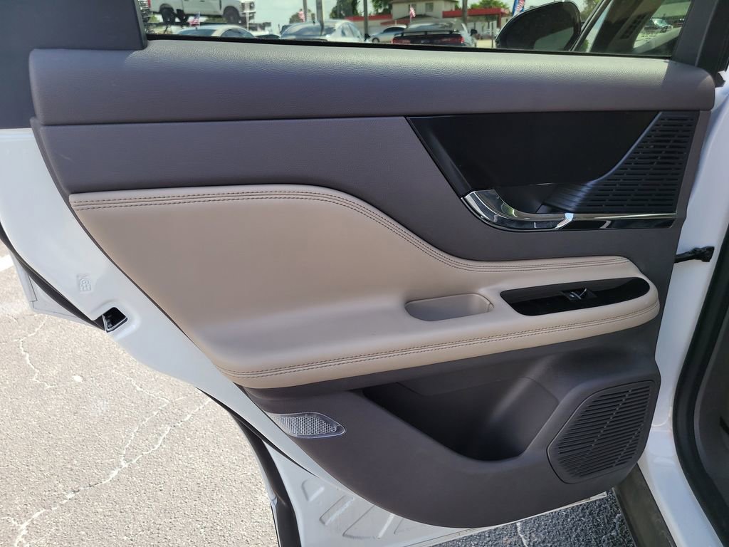 Used 2021 Lincoln Corsair FWD image 9