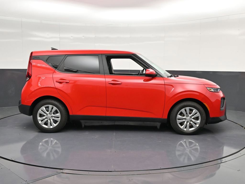 Used 2021 Kia Soul LX FWD image 4