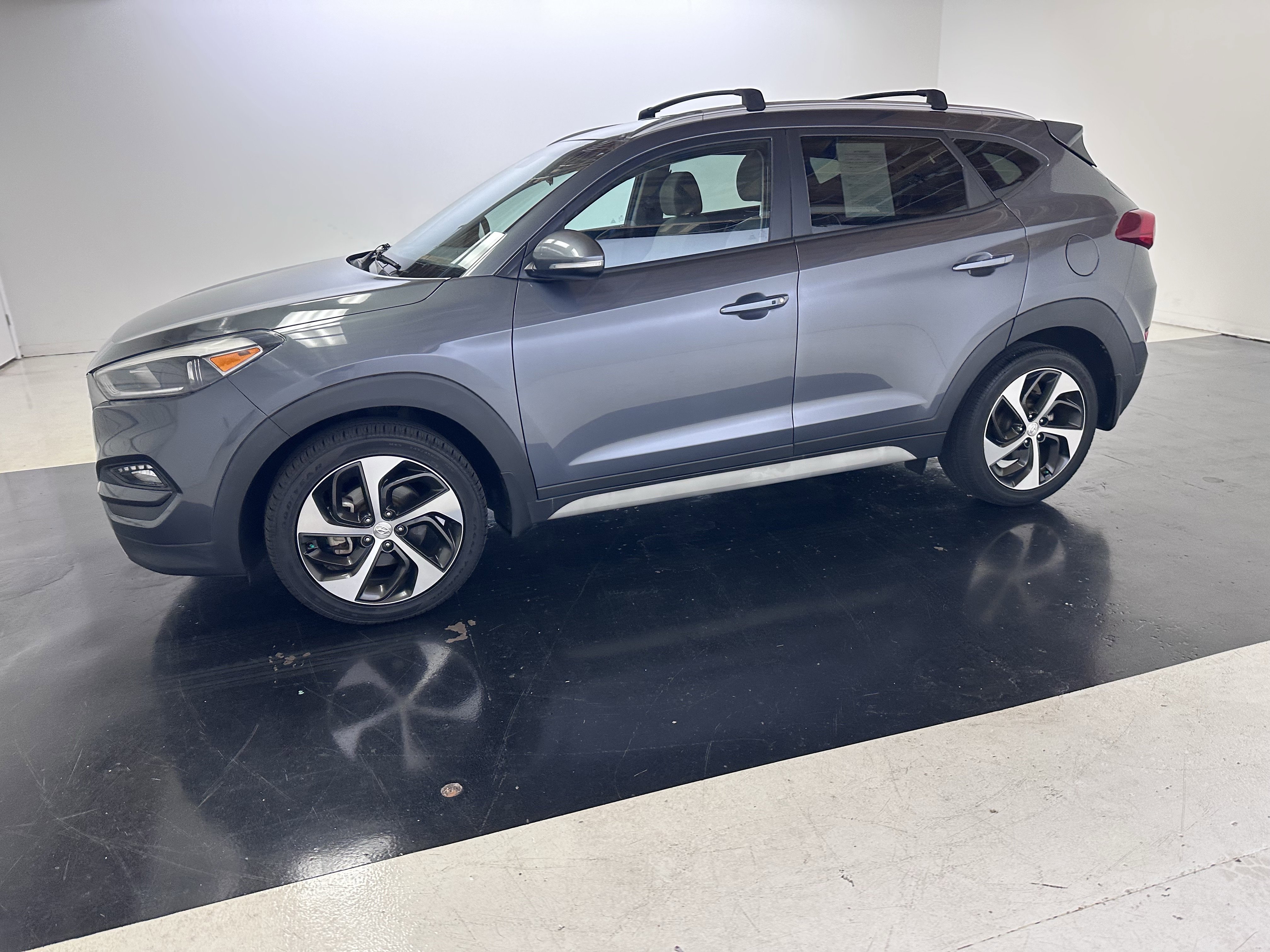 Used 2018 Hyundai Tucson Sport w/ Cargo Package image 11