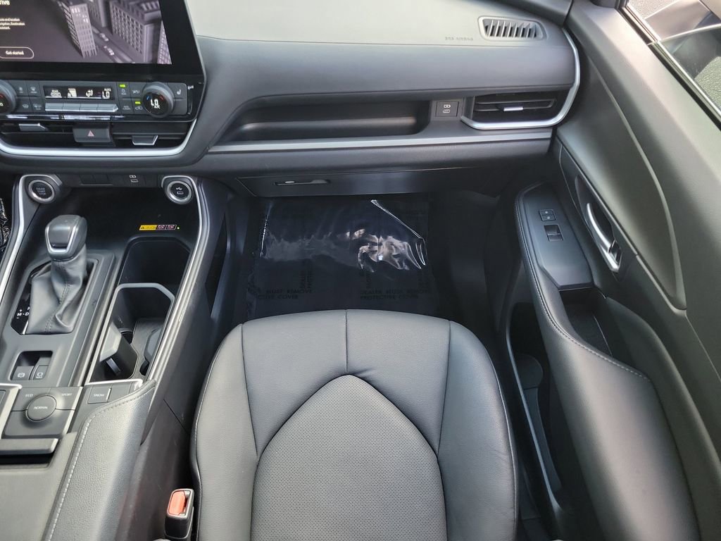 Used 2024 Toyota Grand Highlander XLE image 16