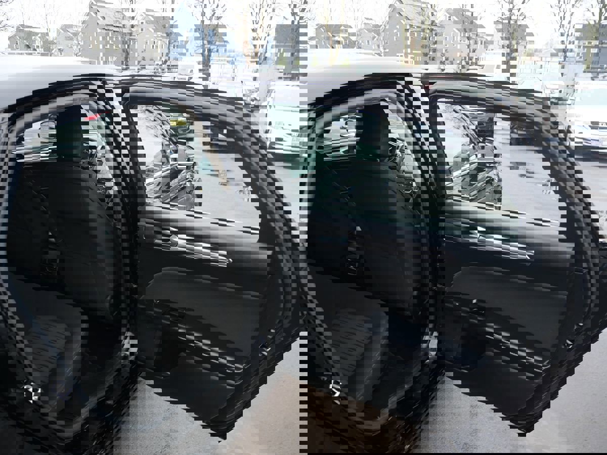 Used 2017 Ford Fusion SE w/ Fusion SE Technology Package image 30