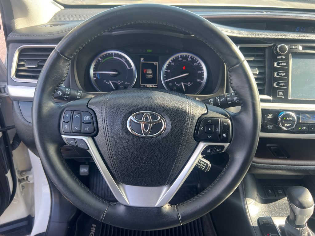 Used 2017 Toyota Highlander Limited AWD/4WD image 33