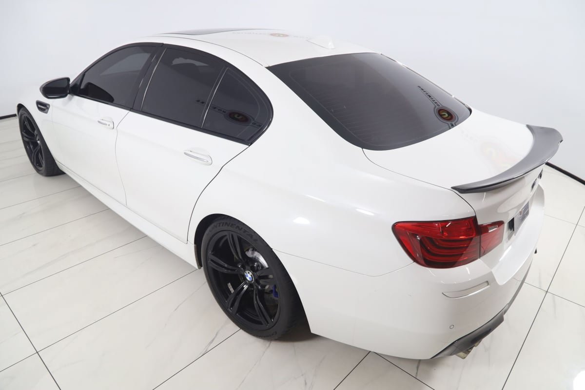 Used 2015 BMW M5 RWD image 26