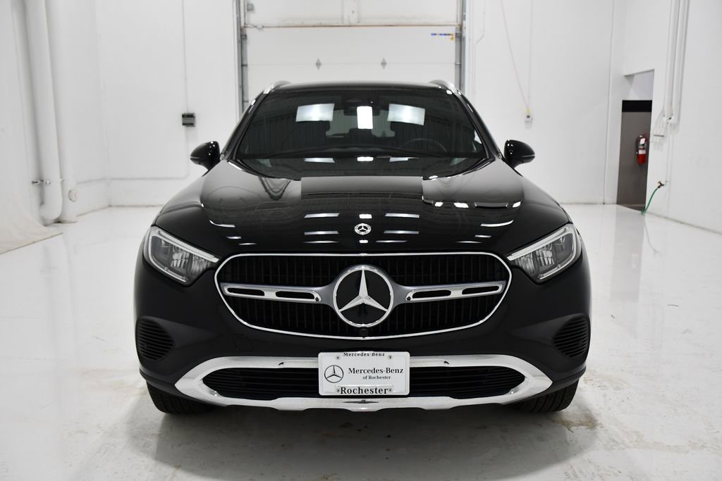 Used 2023 Mercedes-Benz GLC 300 4MATIC image 2