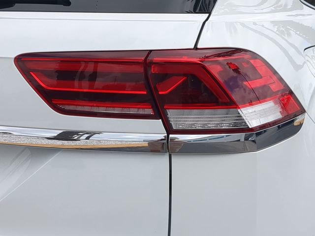 Certified 2022 Volkswagen Atlas Cross Sport SE image 8