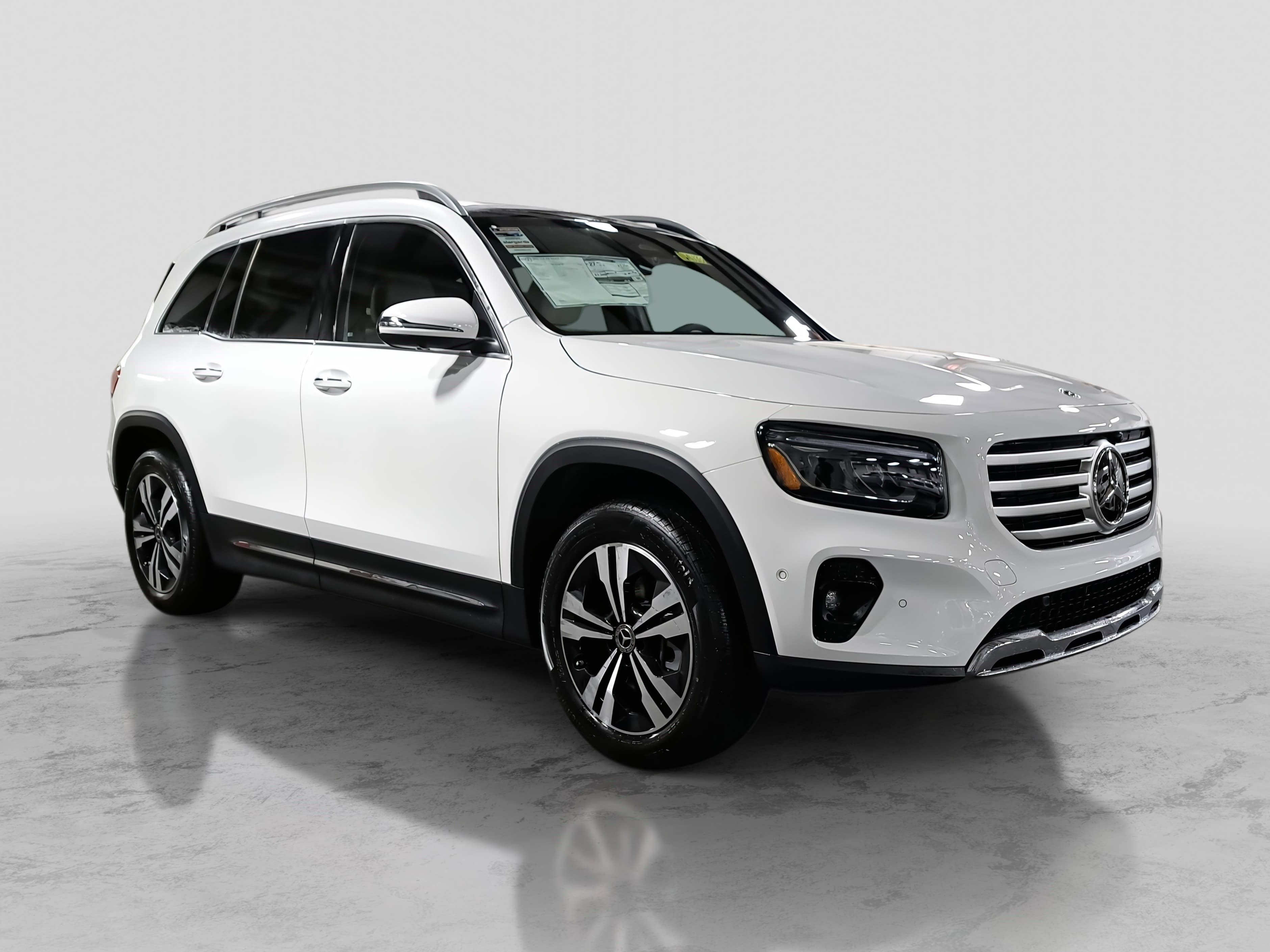 New 2026 Mercedes-Benz GLB 250 4MATIC image 3