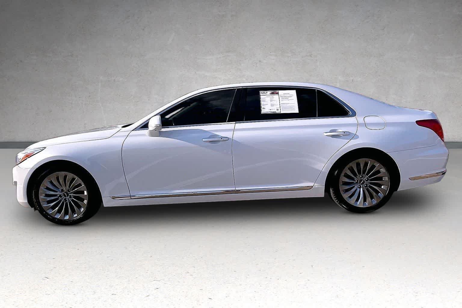 Used 2018 Genesis G90 3.3T Premium RWD image 3