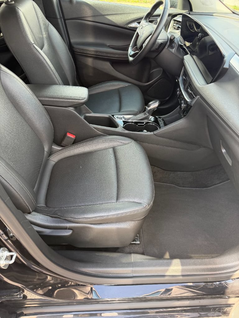 Used 2024 Buick Encore GX Sport Touring FWD image 21