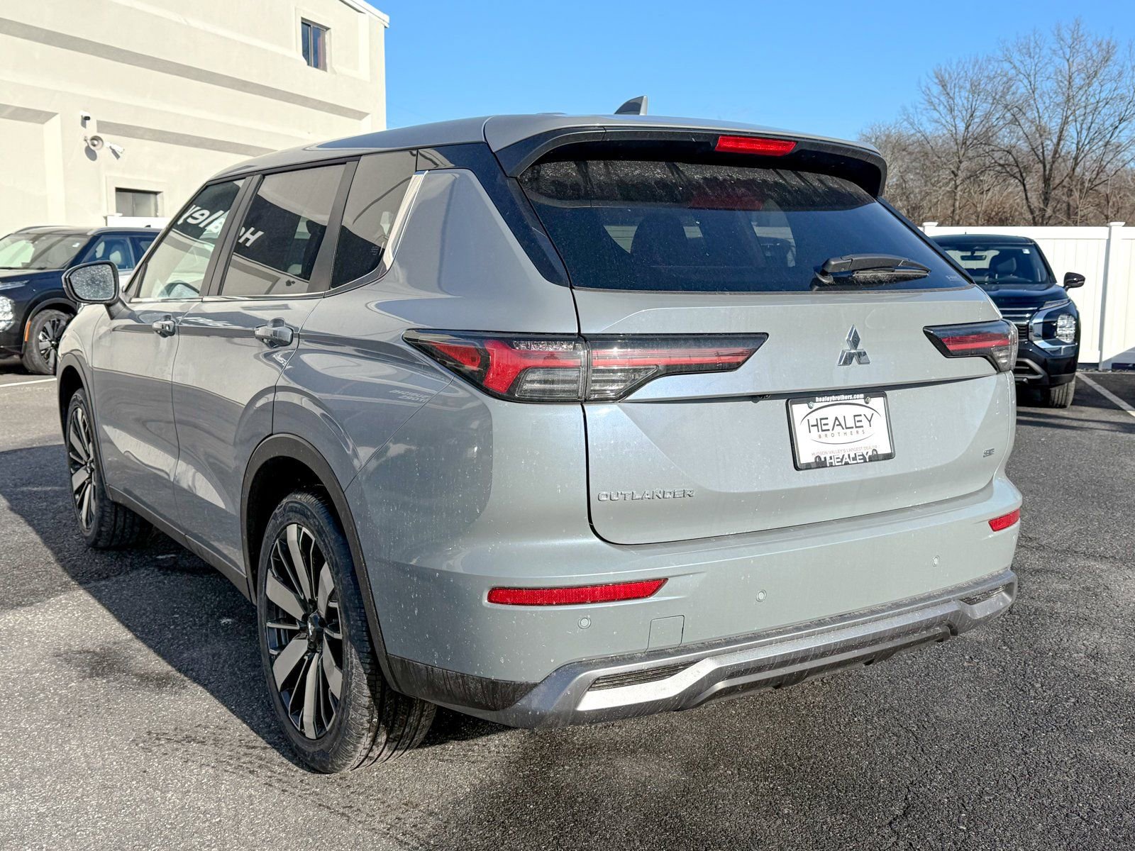 New 2026 Mitsubishi Outlander SE image 5