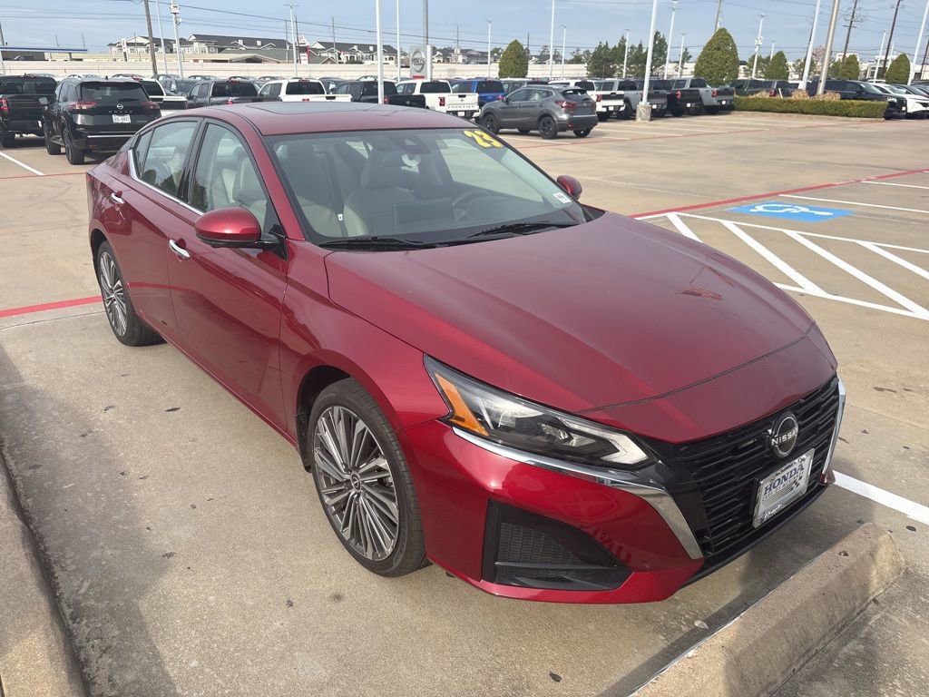 Used 2023 Nissan Altima 2.5 SL image 1
