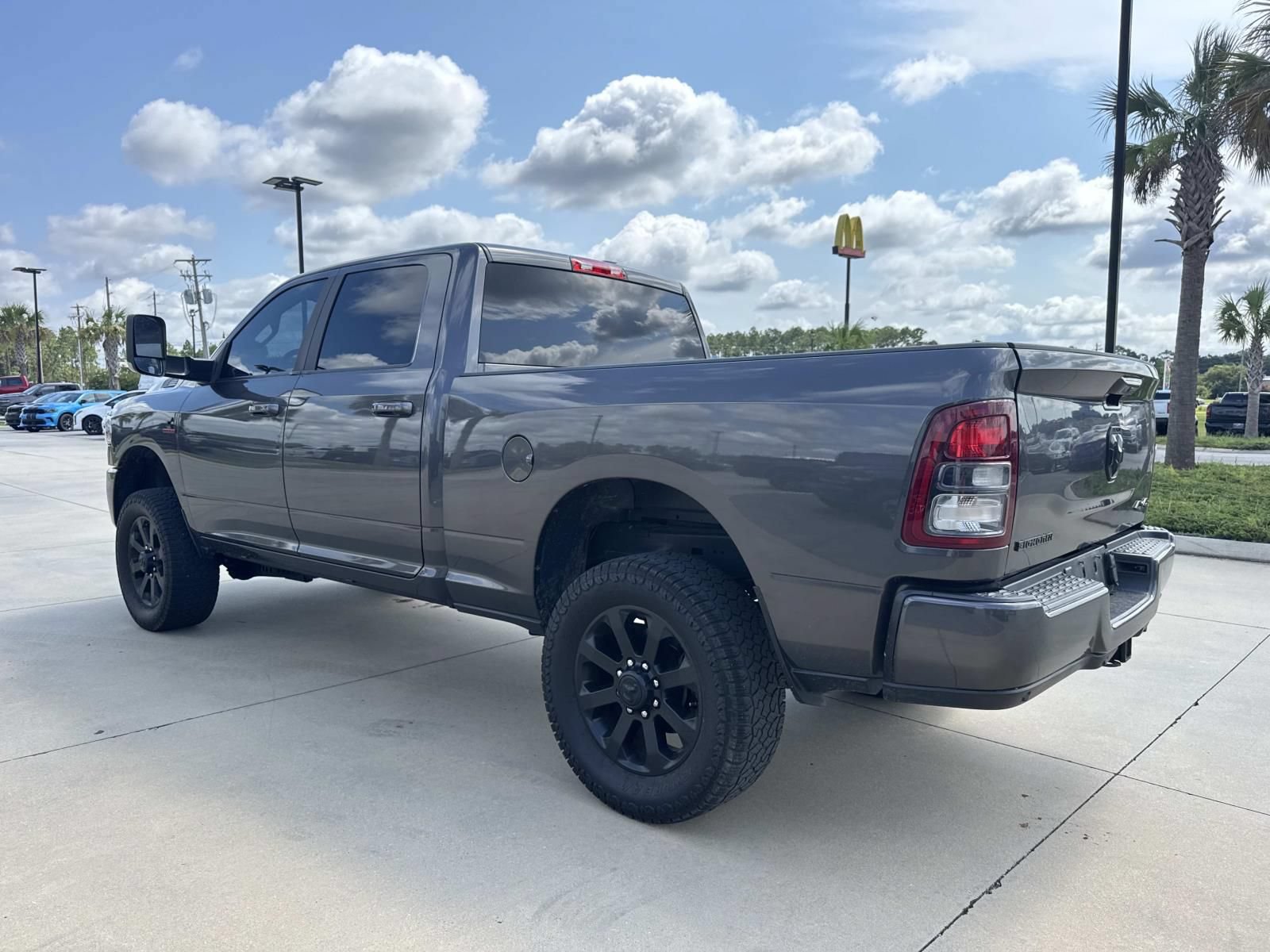 Used 2022 RAM 2500 Big Horn w/ Night Edition AWD/4WD image 5