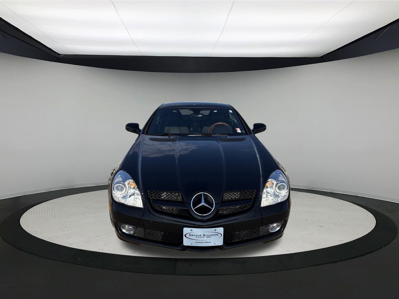 Used 2010 Mercedes-Benz SLK 350 image 2